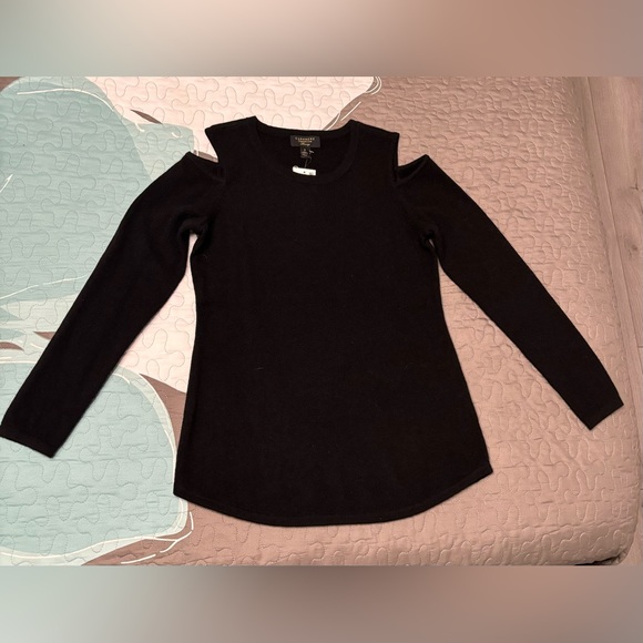 Cashmere Charter Club women’s open shoulder sweater. Size Small. Black color. - Picture 2 of 12
